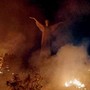 Fiamme lambiscono statua Cristo a Maratea. Bardi: ''Attacco a simbolo Basilicata nel mondo, punire responsabili dello scempio''