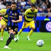 Fallo di Diego Carlos su Esposito, interviene il Var: giusto il rigore in Inter-Parma?
