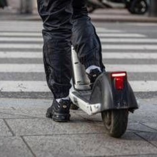 Monopattini elettrici, in arrivo la targa (e l'assicurazione)