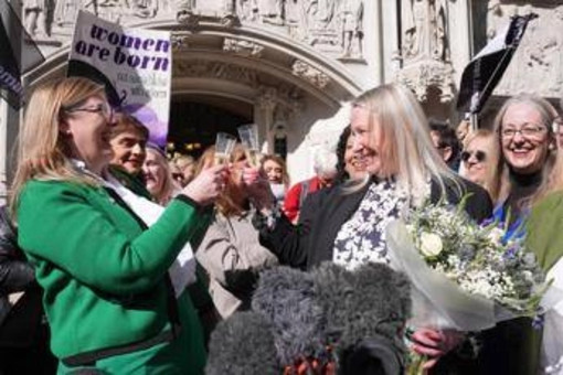 Gb, Corte Suprema: &quot;Definizione legale di donna corrisponde a sesso biologico&quot;