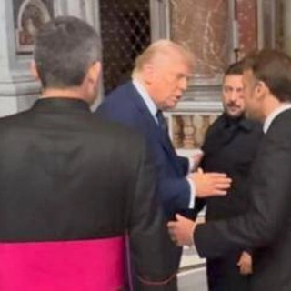 Trump-Zelensky, incontro 'storico' a San Pietro - Video