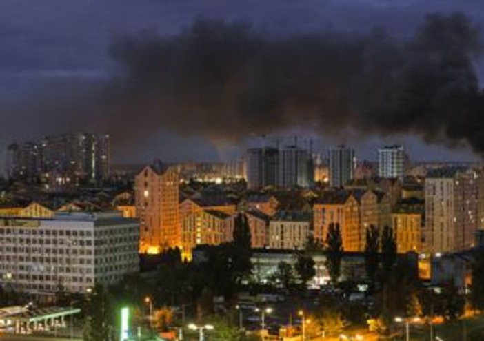 Ucraina, nuovi raid russi nella notte su Kiev Ucraina, nuovi raid russi nella notte su Kiev
