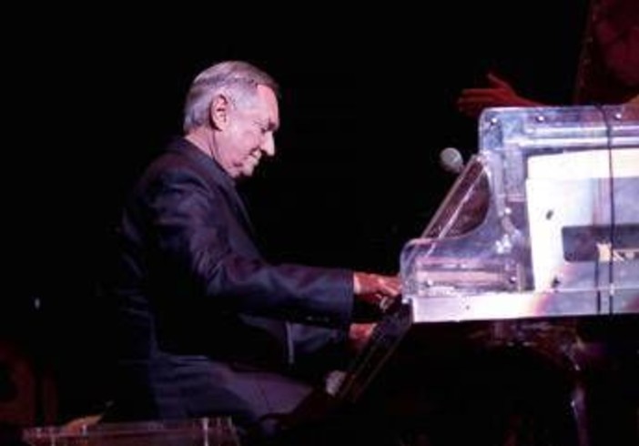 È morto Neil Sedaka, addio alla leggenda del pop americano È morto Neil Sedaka, addio alla leggenda del pop americano