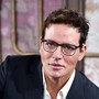 Infortunio sul set per Gabriel Garko, il video dall'ospedale sulla sedia a rotelle
