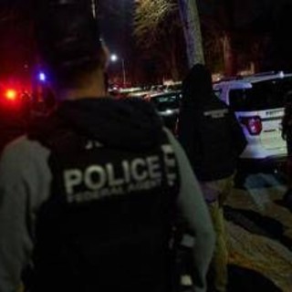 Sparatoria alla Brown University, è ancora caccia all'uomo: diffuso video del killer Sparatoria alla Brown University, è ancora caccia all'uomo: diffuso video del killer