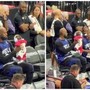 James gioca con una bambina: LeBron versione 'babysitter' in Nba