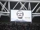 Tifosi di spalle durante il minuto di silenzio per Mazzola, Juventus multata