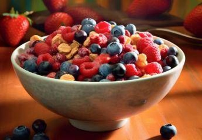 Dal cacao ai frutti di bosco, cibi ricchi di flavonoidi scudo contro effetti sedentarietà