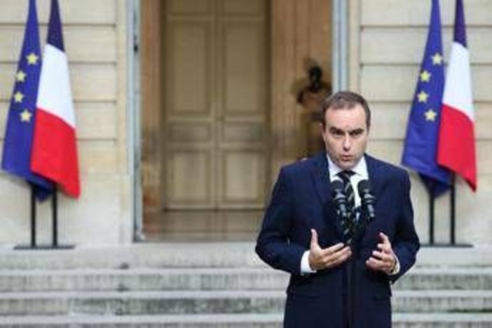 Francia, il primo ministro Lecornu si è dimesso Francia, il primo ministro Lecornu si è dimesso