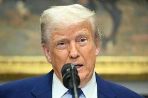 Dazi, tregua tra Usa e Cina per 90 giorni. Trump: &quot;Ue più cattiva di Pechino&quot;