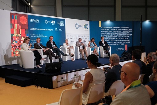 “Abitare, un privilegio di tutti”, al Meeting di Rimini la casa come diritto “Abitare, un privilegio di tutti”, al Meeting di Rimini la casa come diritto
