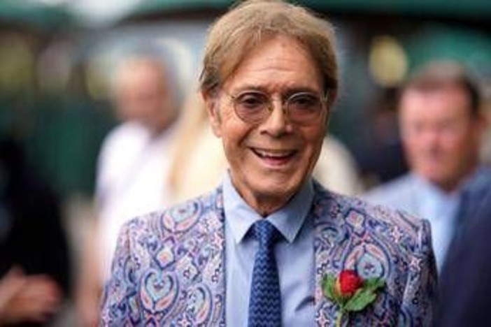 Cliff Richard: "Sono guarito dal cancro alla prostata, sosterrò lo screening nazionale" Cliff Richard: "Sono guarito dal cancro alla prostata, sosterrò lo screening nazionale"