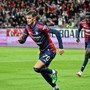 Cagliari-Juve 1-1, Kolo Muani risponde a Maldini: i bianconeri agganciano il Como al sesto posto