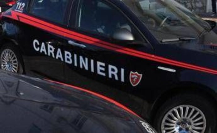 Empoli, accoltella il compagno per gelosia: arrestata una donna