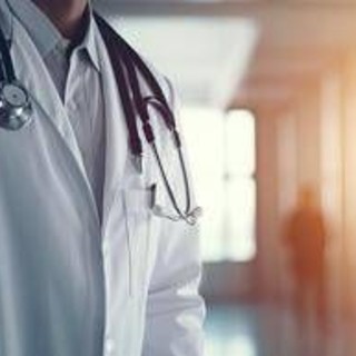 Tumore al colon retto, i sintomi sono "vaghi e aspecifici": a cosa prestare attenzione Tumore al colon retto, i sintomi sono "vaghi e aspecifici": a cosa prestare attenzione