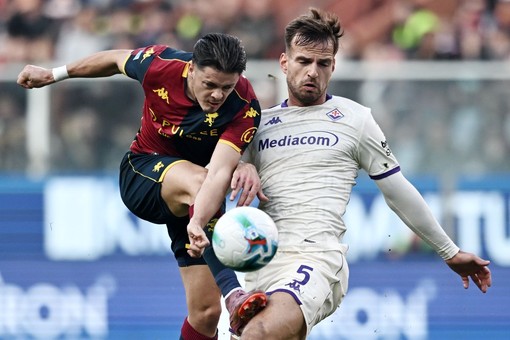 Genoa-Fiorentina 2-2, pari all’esordio per De Rossi e Vanoli Genoa-Fiorentina 2-2, pari all’esordio per De Rossi e Vanoli