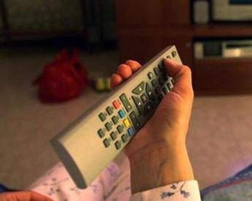 Ascolti tv, La Ruota della Fortuna contro Affari Tuoi: chi ha vinto lunedì 6 ottobre Ascolti tv, La Ruota della Fortuna contro Affari Tuoi: chi ha vinto lunedì 6 ottobre