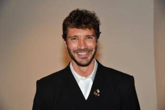 Stefano De Martino: &quot;Troppi complimenti, abbasso il volume per tenere a bada il mio ego&quot;