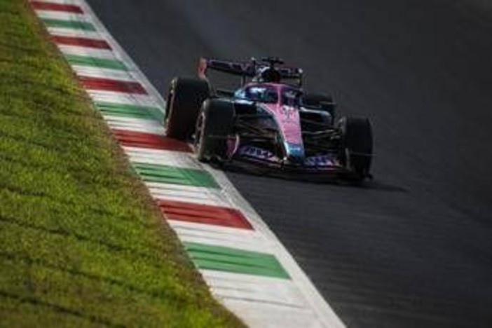 Gp Monza: Gasly in pole position davanti a Russell, le Ferrari inseguono. La griglia di partenza del Gran Premio d'Italia