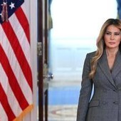 Melania Trump torna in pubblico dopo un mese: il nuovo progetto e la risposta alle critiche Melania Trump torna in pubblico dopo un mese: il nuovo progetto e la risposta alle critiche