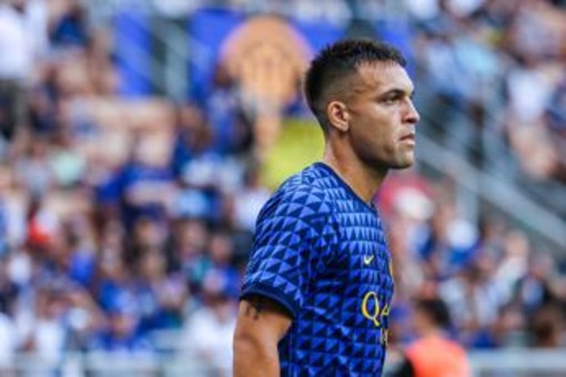 Inter, Lautaro Martinez e Bastoni litigano con l'arbitro