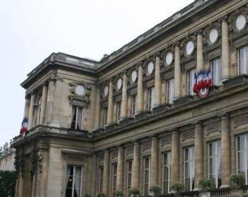 Ambasciatore Usa convocato non si presenta, l'indignazione di Parigi