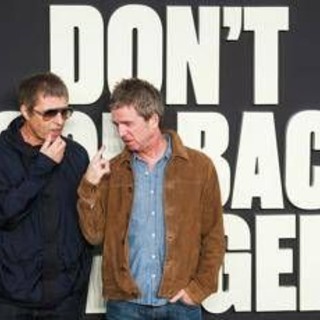 Oasis in concerto a Roma, parte la corsa ai biglietti: oggi arriva il codice univoco, cosa c'è da sapere
