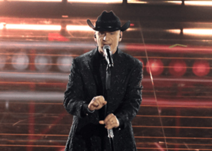 Sanremo 2026, J-Ax chi è: in gara con il brano 'Italia starter pack' Sanremo 2026, J-Ax chi è: in gara con il brano 'Italia starter pack'