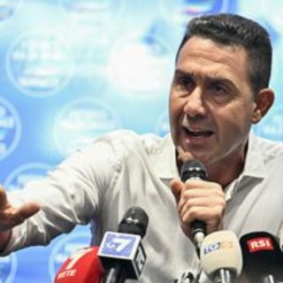 Sondaggio politico, Fratelli d'Italia e Pd giù. Vannacci cresce ancora