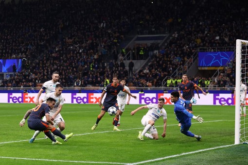 Inter a punteggio pieno in Champions, 2-1 sofferto al Kairat Inter a punteggio pieno in Champions, 2-1 sofferto al Kairat