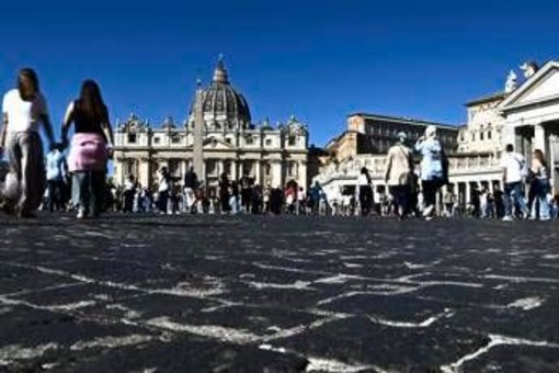 Papa Leone XIV, il fratello: "Annuncio è stato uno choc, anche io sono in cura per tumore"
