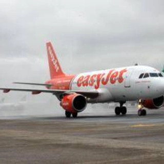 EasyJet, oggi sciopero di 4 ore: si fermano gli assistenti di volo