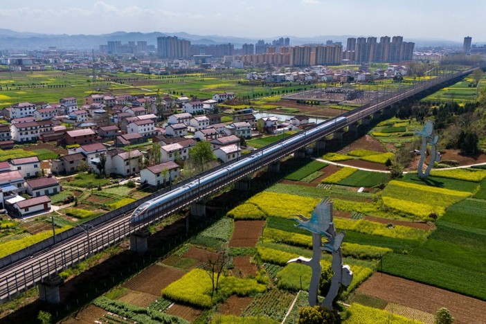 Cina, investimenti nel settore ferroviario in aumento del 3,2% nei primi 4 mesi Cina, investimenti nel settore ferroviario in aumento del 3,2% nei primi 4 mesi