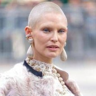 Bianca Balti e il cancro, la denuncia sui social: &quot;Pillole salvavita non si trovano&quot;