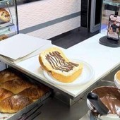 Cornetteria star di TikTok, sospesa l'attività: lavoratori in nero e violazioni igieniche