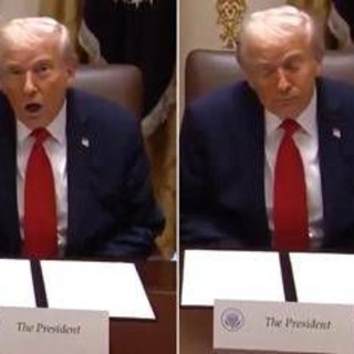 Trump e lo spavento alla Casa Bianca, cameraman urta specchio antico: "Stai attento!" Trump e lo spavento alla Casa Bianca, cameraman urta specchio antico: "Stai attento!"