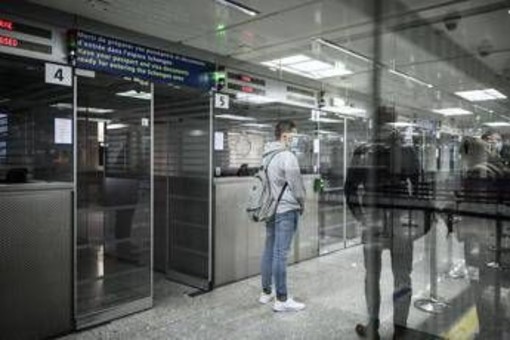 Hantavirus, ministero Salute: attivati protocolli di sorveglianza su 4 passeggeri del volo Klm passati per Roma ﻿