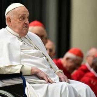 Papa Francesco, una convalescenza piena di sorprese: tanti i blitz di Bergoglio