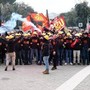 Ex Ilva, terzo giorno di protesta: presidi davanti alla raffineria a Taranto, corteo a Genova