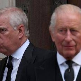 Andrea non è più principe, il Regno Unito accoglie con favore decisione di Carlo