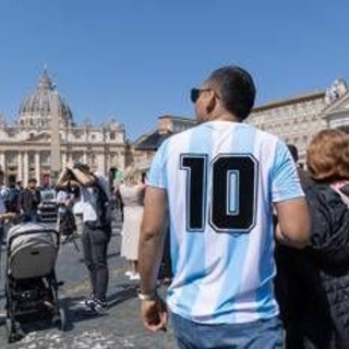 Papa Francesco, da oggi omaggio dei fedeli alla salma a San Pietro