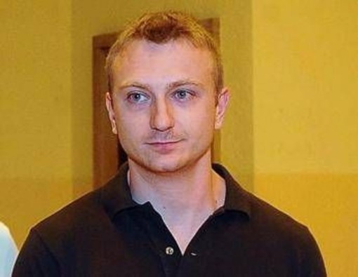 Alberto Stasi cerca casa lontano da Garlasco. Fermato in strada per i selfie