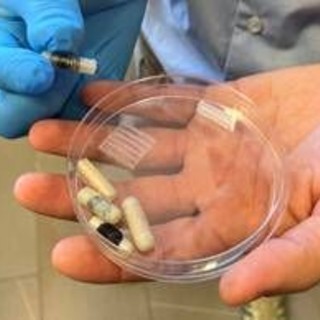 Una capsula-cerotto per guarire le ulcere intestinali: ecco come funziona Una capsula-cerotto per guarire le ulcere intestinali: ecco come funziona