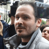 Garlasco, i consulenti di Sempio: "Il killer di Chiara Poggi indossa scarpe taglia 40. Impronta 33? Non è di Andrea"