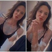 Asia Argento, addio tatuaggi: "Errore di gioventù, i miei me l'avevano detto..." Asia Argento, addio tatuaggi: "Errore di gioventù, i miei me l'avevano detto..."