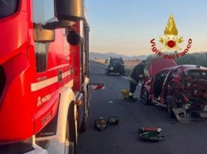 Incidente a Cagliari, un morto e due feriti gravi Incidente a Cagliari, un morto e due feriti gravi