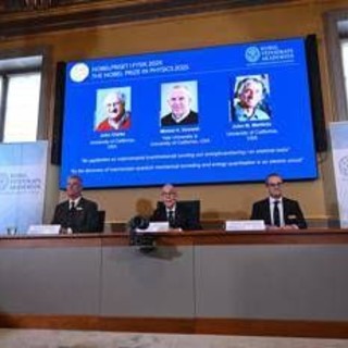 Nobel per la Fisica a Clarke, Devoret e Martinis per ricerca su meccanica quantistica Nobel per la Fisica a Clarke, Devoret e Martinis per ricerca su meccanica quantistica