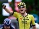 Giro d'Italia 2025, Kooij vince in volata la dodicesima tappa. Del Toro ancora rosa