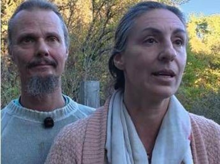 Chieti, bimbi allontanati dal bosco: "Vivevano in un rudere, a rischio integrità fisica e psichica" Chieti, bimbi allontanati dal bosco: "Vivevano in un rudere, a rischio integrità fisica e psichica"