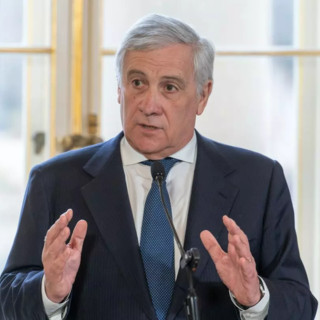 Difesa, Tajani “Non ci saranno tagli a istruzione e sanità”